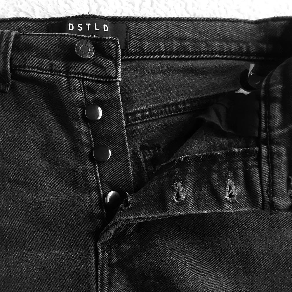 DSTLD Black High Rise Button Fly Cut Off Denim Shorts Size 28 / 26 - Picture 3 of 11
